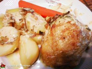 kurczak w sosie śmietanowo-pieczarkowym